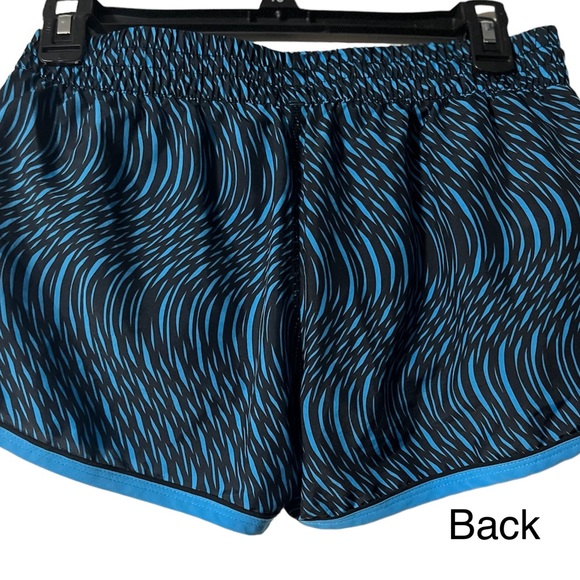 Women’s Running/Athletic Shorts Heat Gear Under Armour XS with drawstring - Picture 2 of 13